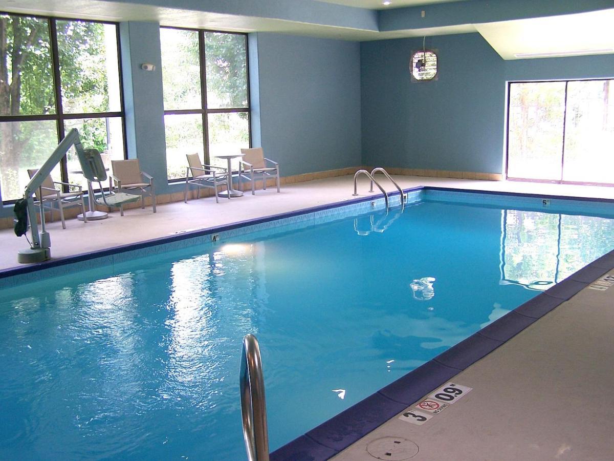 Holiday Inn Express - Нью-Олбани Экстерьер фото