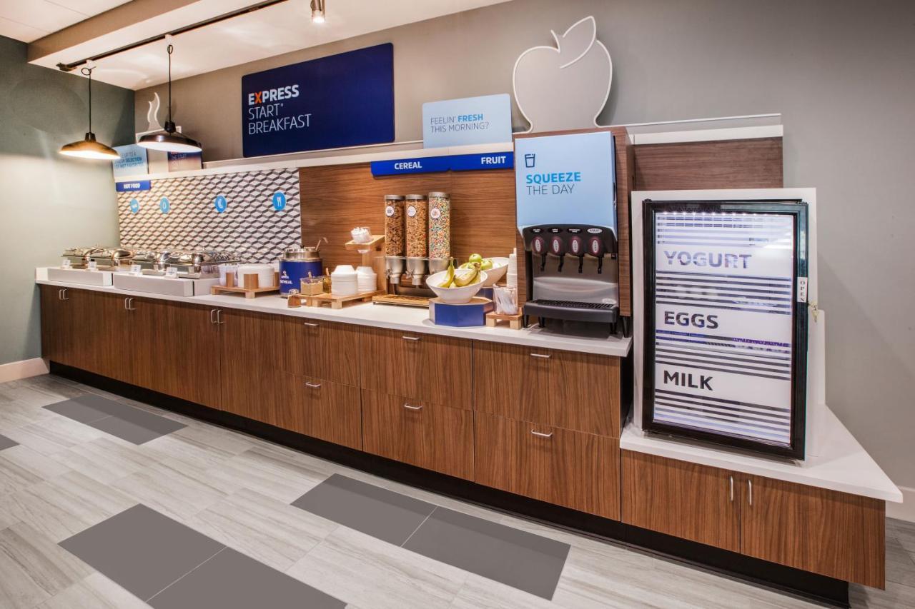 Holiday Inn Express - Нью-Олбани Экстерьер фото