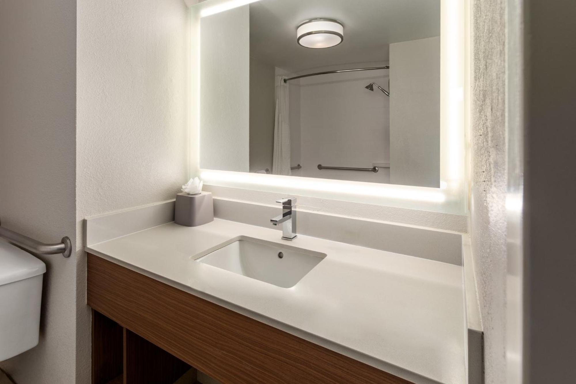 Holiday Inn Express - Нью-Олбани Экстерьер фото