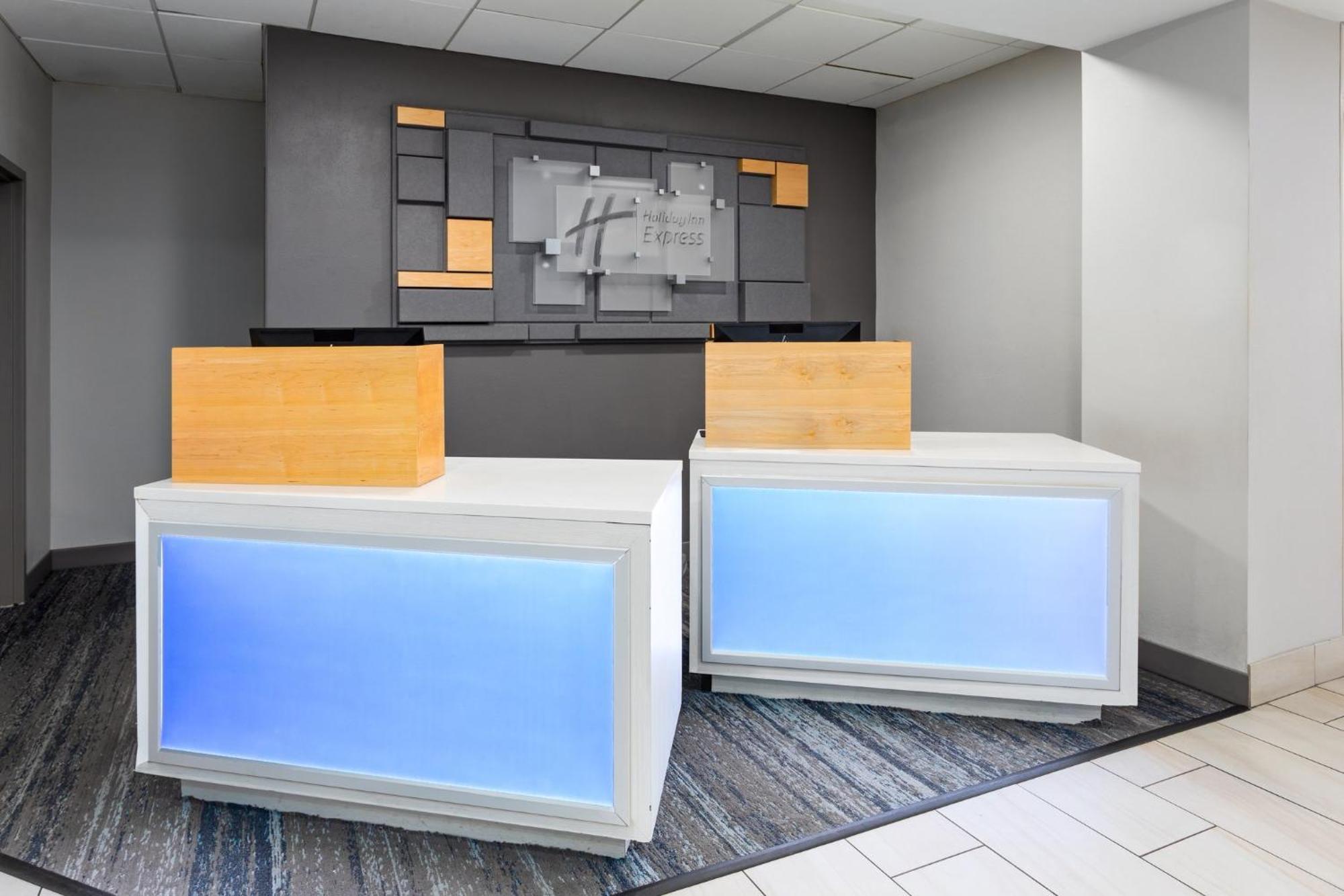 Holiday Inn Express - Нью-Олбани Экстерьер фото